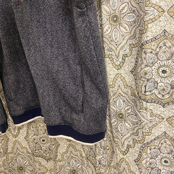 NHL Washington Capitals Mens Sweater (XL) - Picture 6 of 12